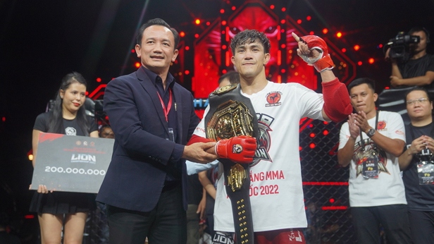 Duy Nhat wins inaugral 60kg Lion Championship MMA belt